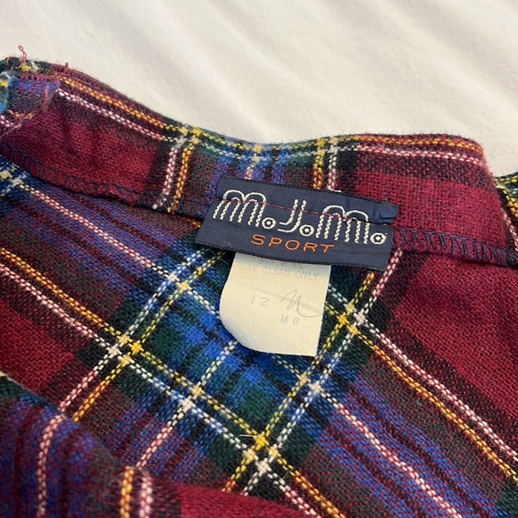 Vintage wool plaid skirt. Size medium. Excellent condition. Circle skirt. Soft - Picture 7 of 7